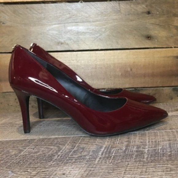 Karl Lagerfeld Shoes - NEW Karl Lagerfeld Paris Royale Pointed Toe Pump